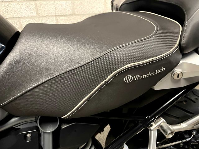 bmw - r-1250-gs-triple-black