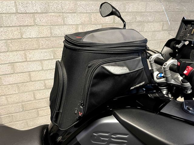 bmw - r-1250-gs-triple-black