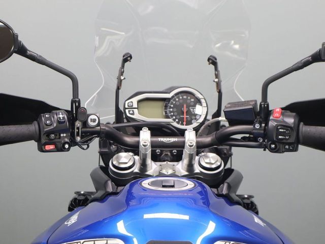 triumph - tiger-800-xrx