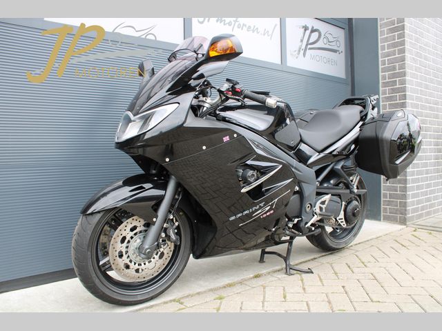 triumph - sprint-st-1050-abs