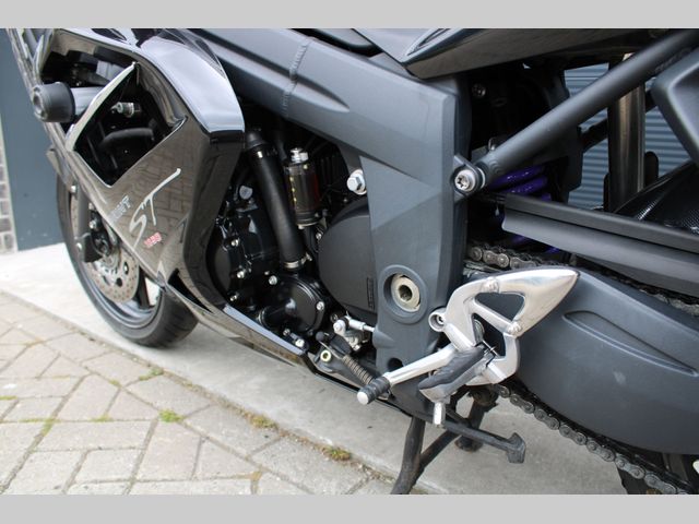 triumph - sprint-st-1050-abs