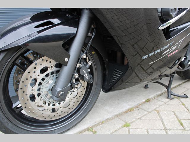 triumph - sprint-st-1050-abs