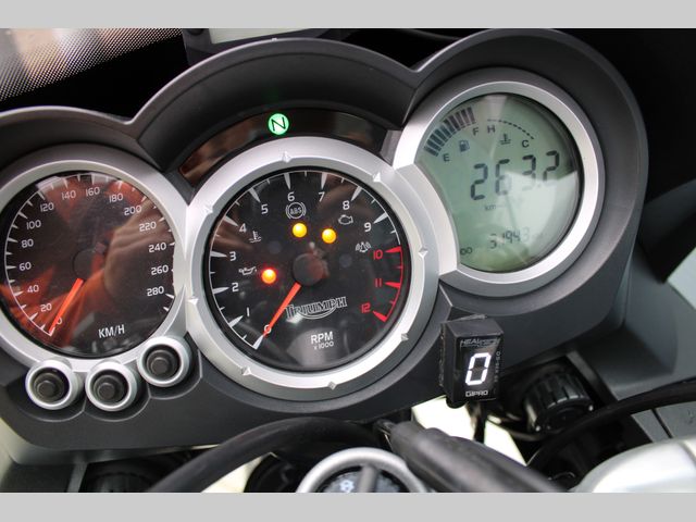 triumph - sprint-st-1050-abs