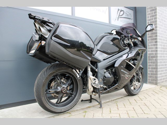 triumph - sprint-st-1050-abs