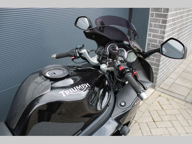 triumph - sprint-st-1050-abs