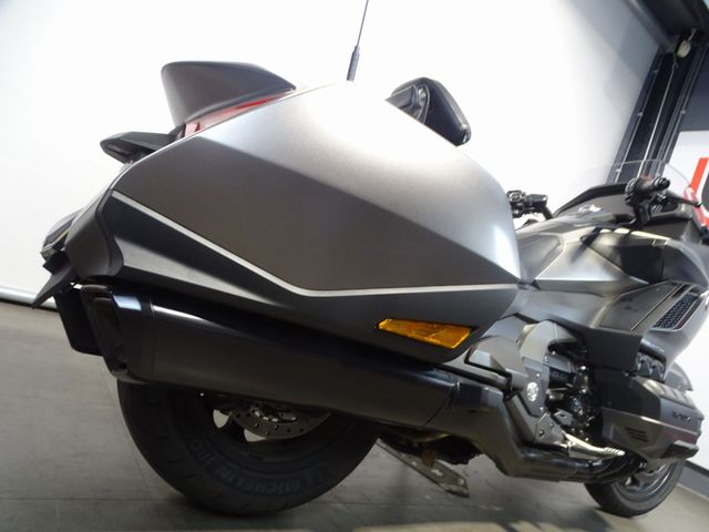 honda - gl-1800-goldwing-f6b
