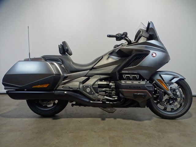 honda - gl-1800-goldwing-f6b