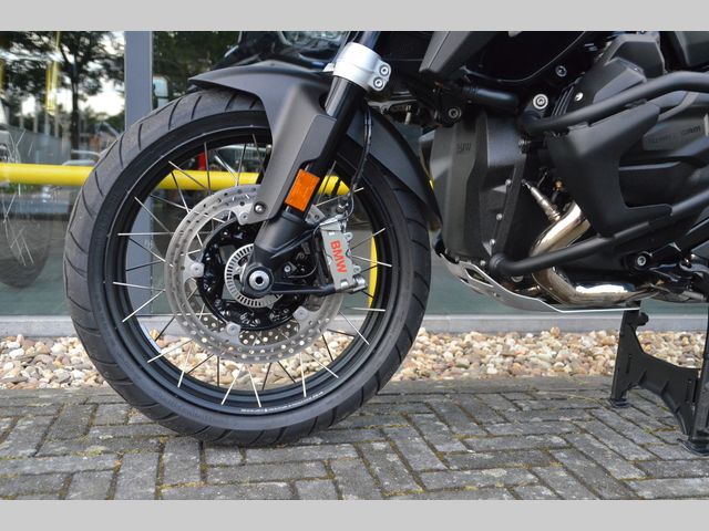 bmw - r-1300-gs