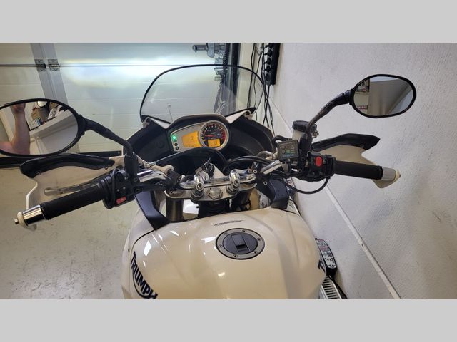 triumph - tiger-1050-se