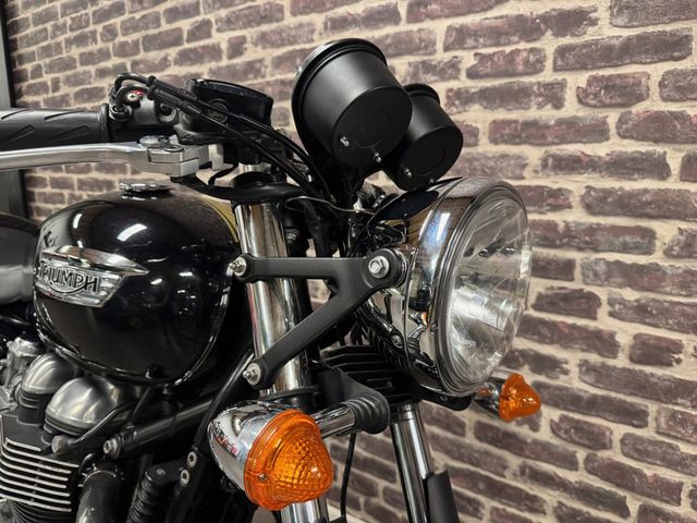 triumph - thruxton