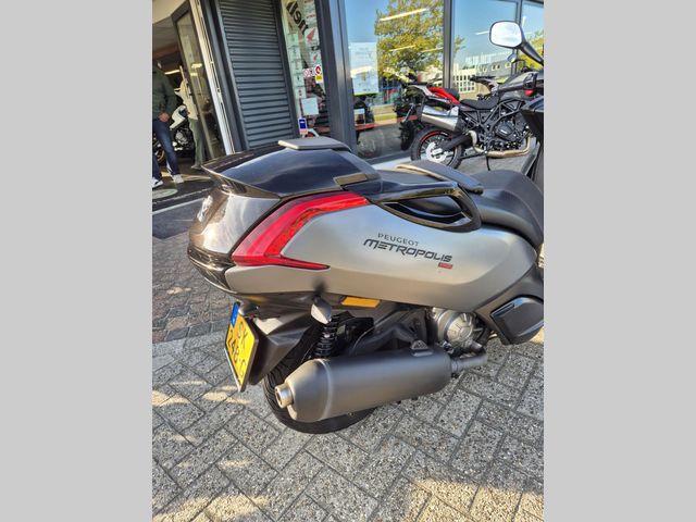peugeot - metropolis-400