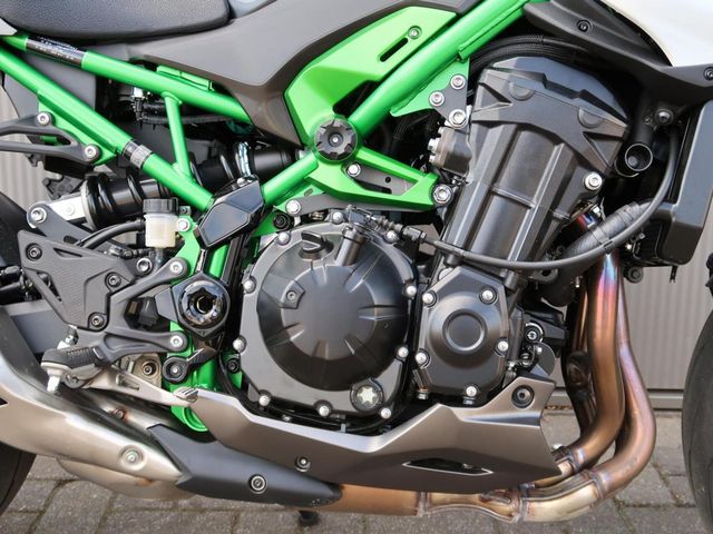 kawasaki - z900