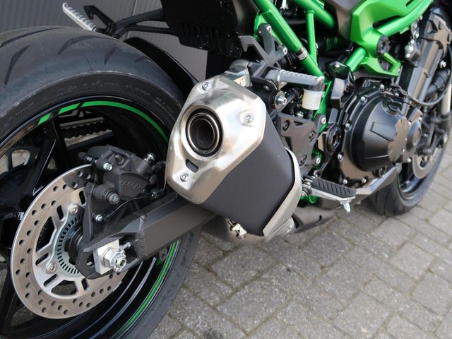 kawasaki - z900