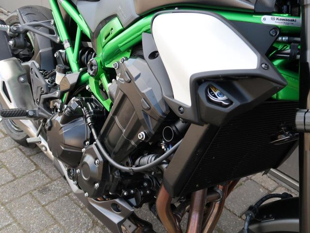 kawasaki - z900