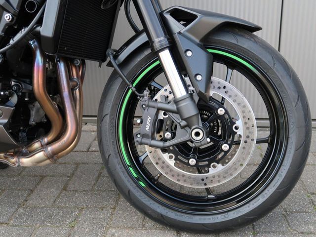 kawasaki - z900