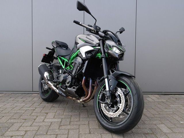 kawasaki - z900