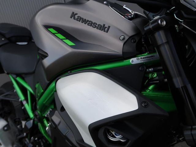 kawasaki - z900