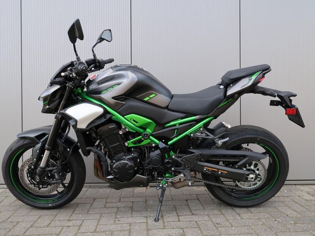 kawasaki - z900