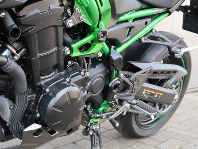 kawasaki - z900