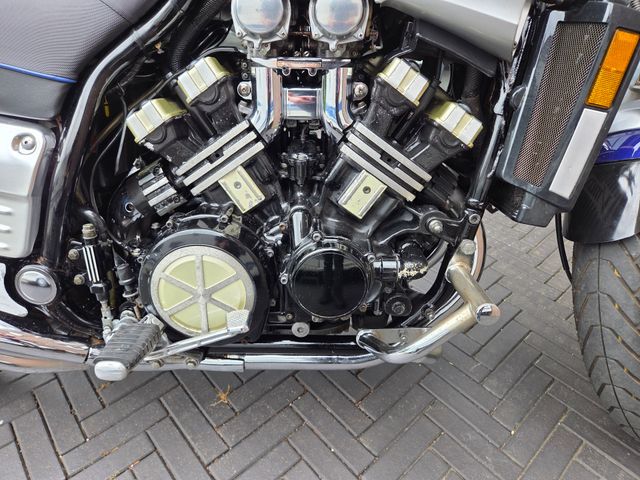 yamaha - vmx-1200-v-max