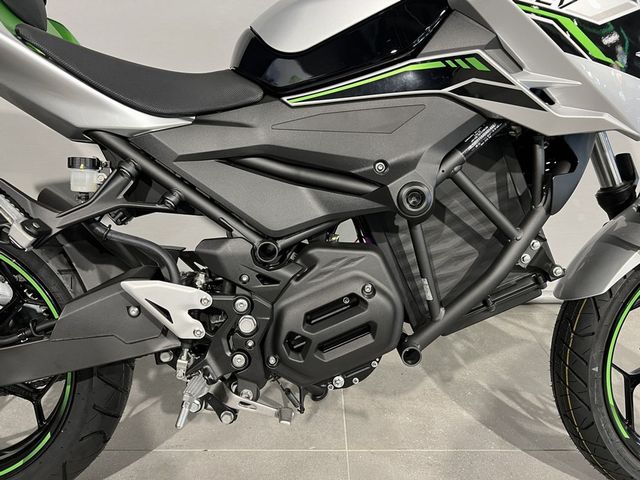 kawasaki - z-e-1