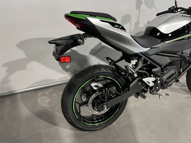 kawasaki - z-e-1