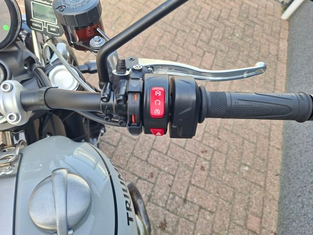 triumph - scrambler-1200-x