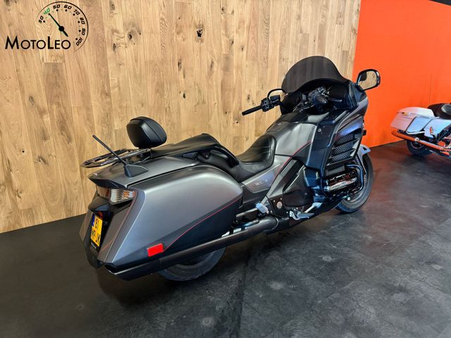 honda - gl-1800-goldwing