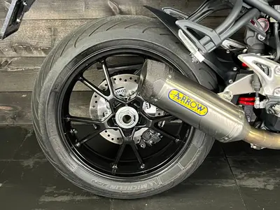 TRIUMPH SPEED TRIPLE 1050 ABS – foto 4