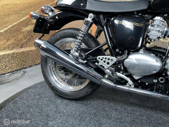 triumph - thruxton-900