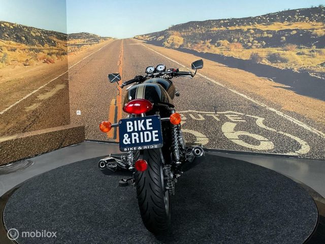 triumph - thruxton-900