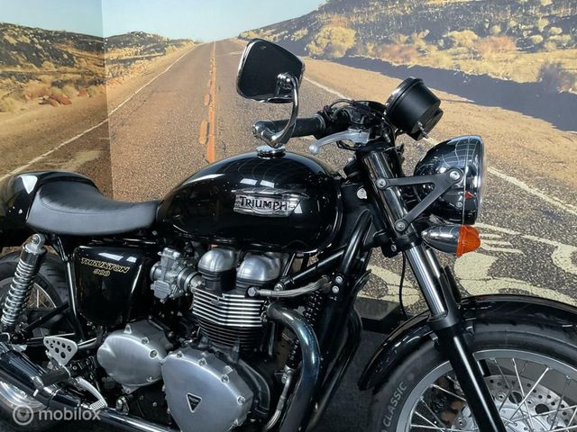 triumph - thruxton-900