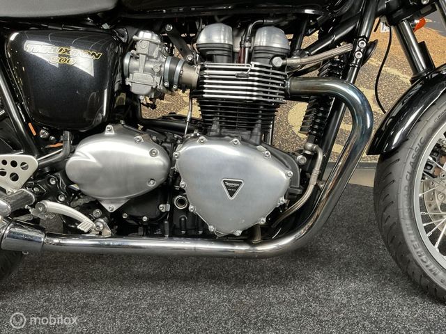 triumph - thruxton-900