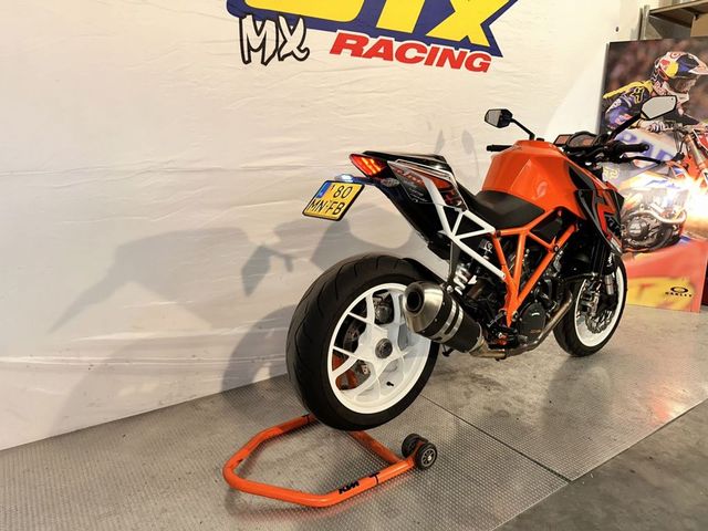 ktm - 1290-super-duke-r