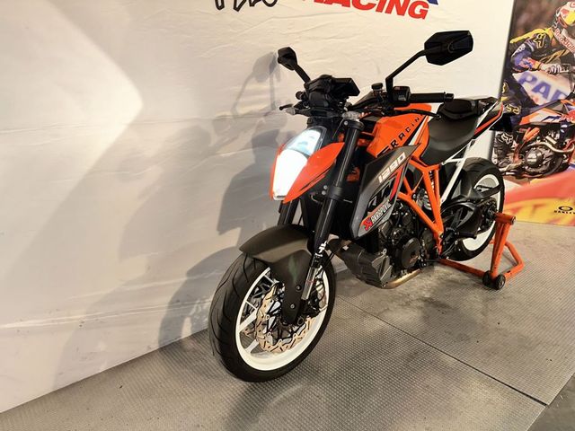ktm - 1290-super-duke-r