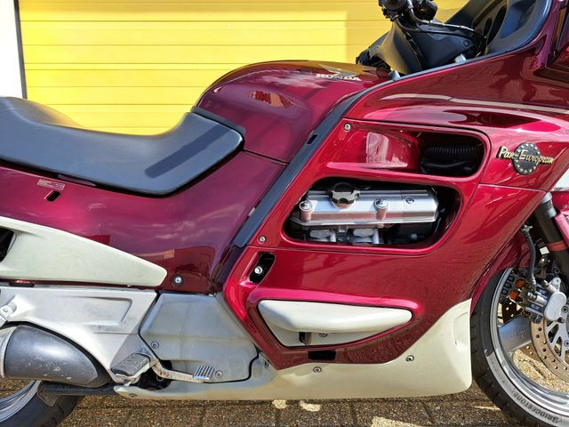 honda - st-1100-pan-european