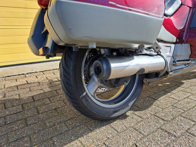 honda - st-1100-pan-european