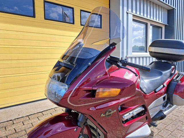 honda - st-1100-pan-european