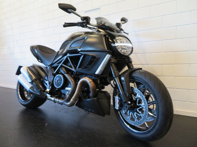 ducati - diavel-carbon