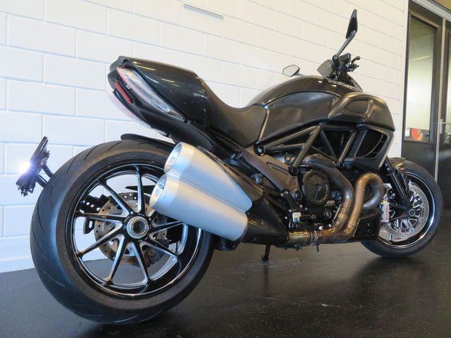 ducati - diavel-carbon
