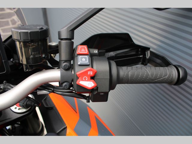 ktm - 1290-super-duke-gt