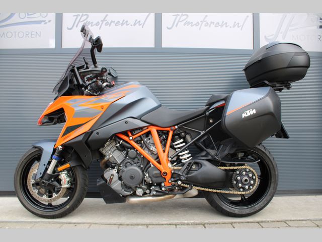 ktm - 1290-super-duke-gt