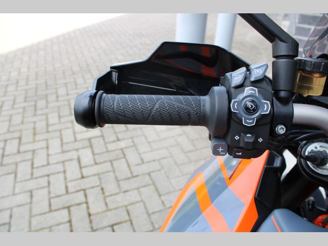 ktm - 1290-super-duke-gt