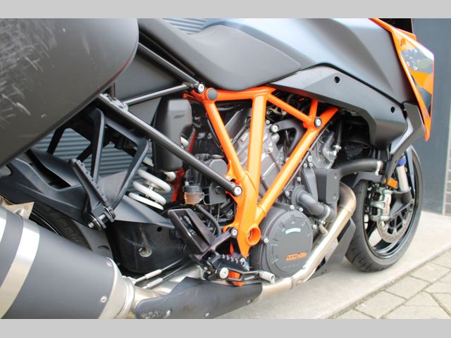 ktm - 1290-super-duke-gt