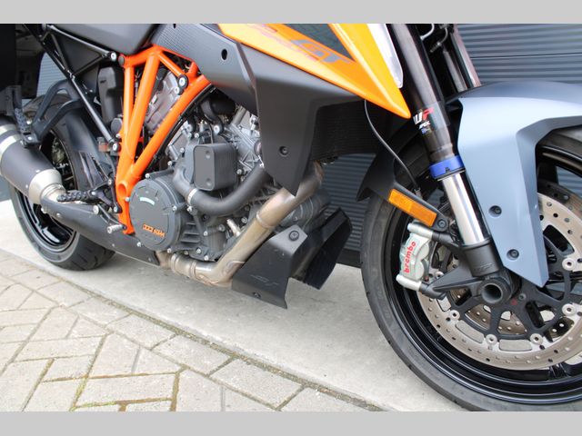 ktm - 1290-super-duke-gt