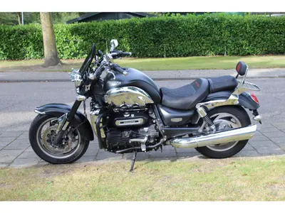 TRIUMPH ROCKET III CLASSIC – foto 3
