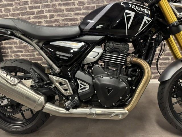 triumph - speed-400