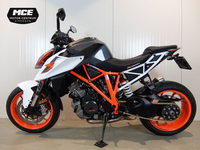 ktm - 1290-super-duke-r