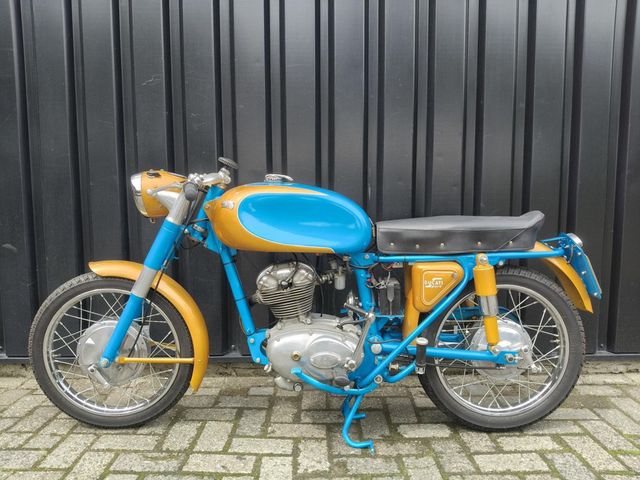 ducati - 125-sport