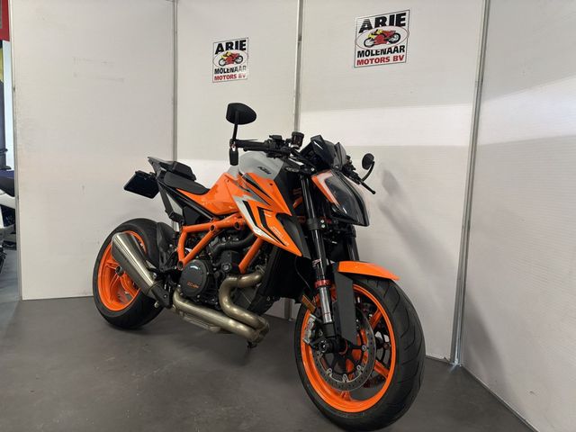 ktm - 1290-super-duke-r